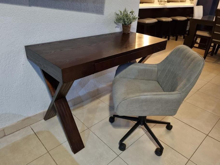 אנסנאדה Clean&Equipped, 1-Floor 3-Bedroom Downtown House מראה חיצוני תמונה