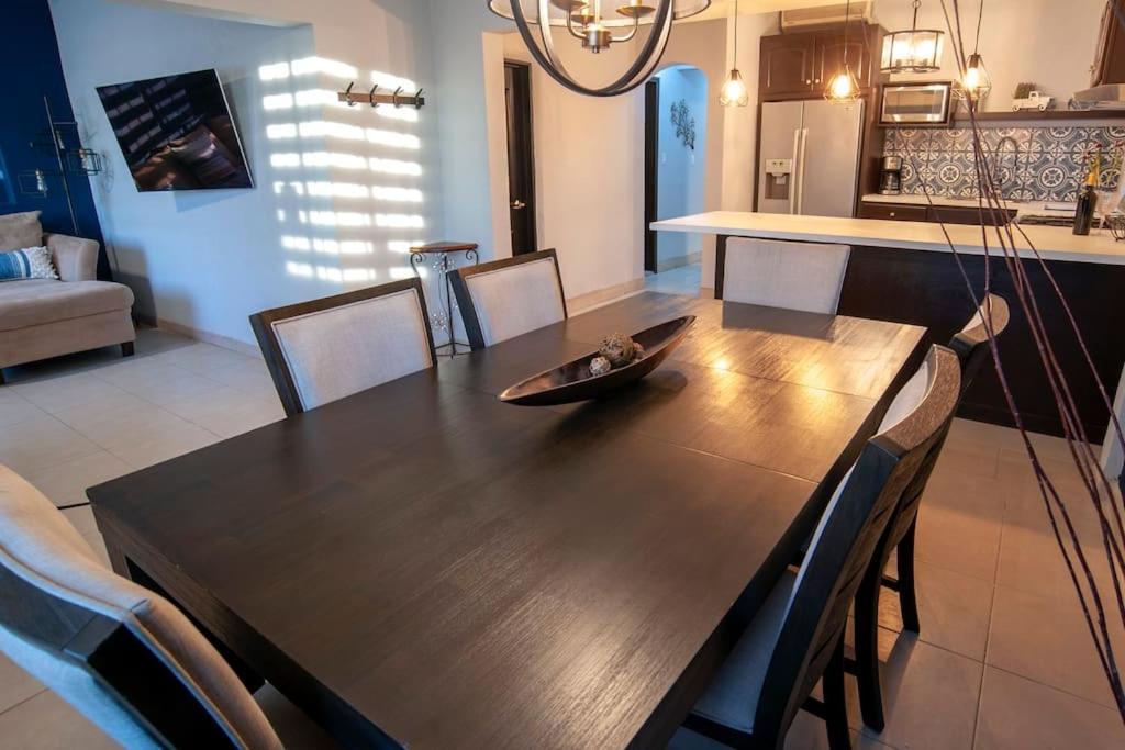 אנסנאדה Clean&Equipped, 1-Floor 3-Bedroom Downtown House מראה חיצוני תמונה