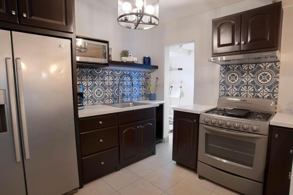 אנסנאדה Clean&Equipped, 1-Floor 3-Bedroom Downtown House מראה חיצוני תמונה